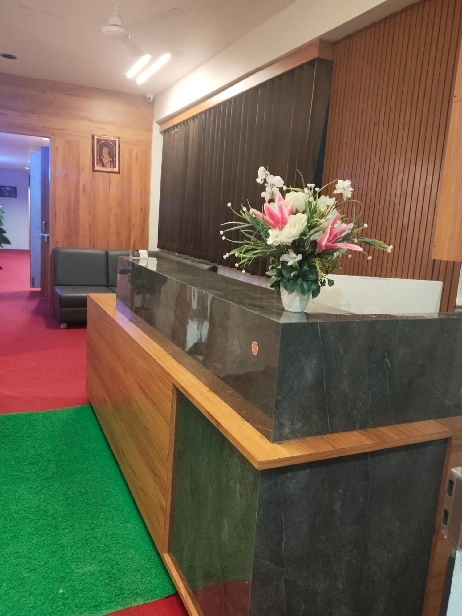 Hotel Royal Relax جاندي نجر المظهر الخارجي الصورة