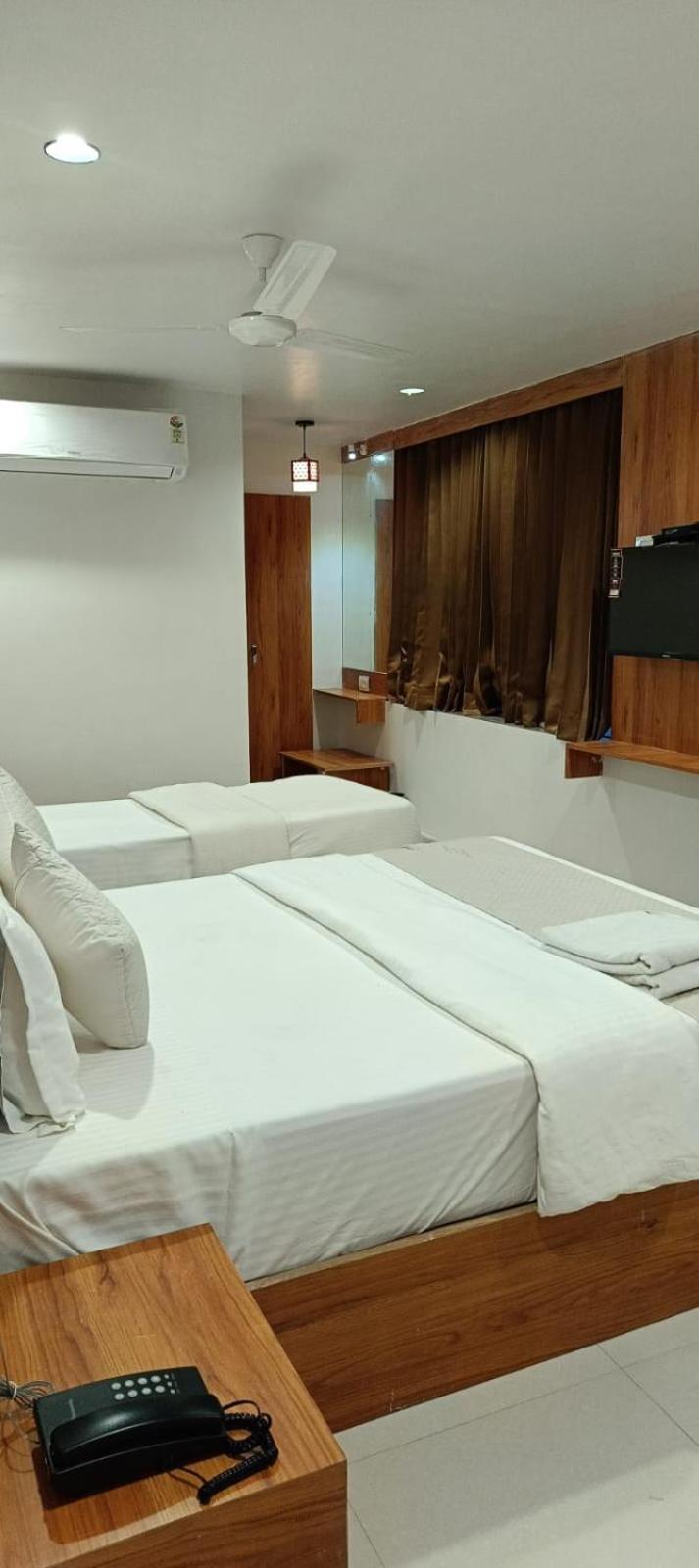 Hotel Royal Relax جاندي نجر المظهر الخارجي الصورة